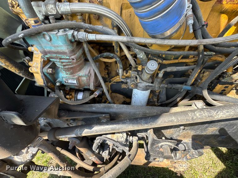 image for item DO0894 2006 Kenworth W900 semi truck