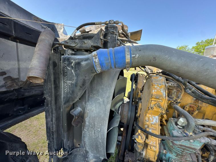 image for item DO0894 2006 Kenworth W900 semi truck