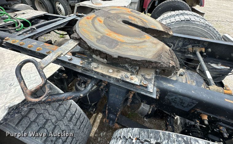 image for item DO0968 2007 Freightliner Columbia semi truck