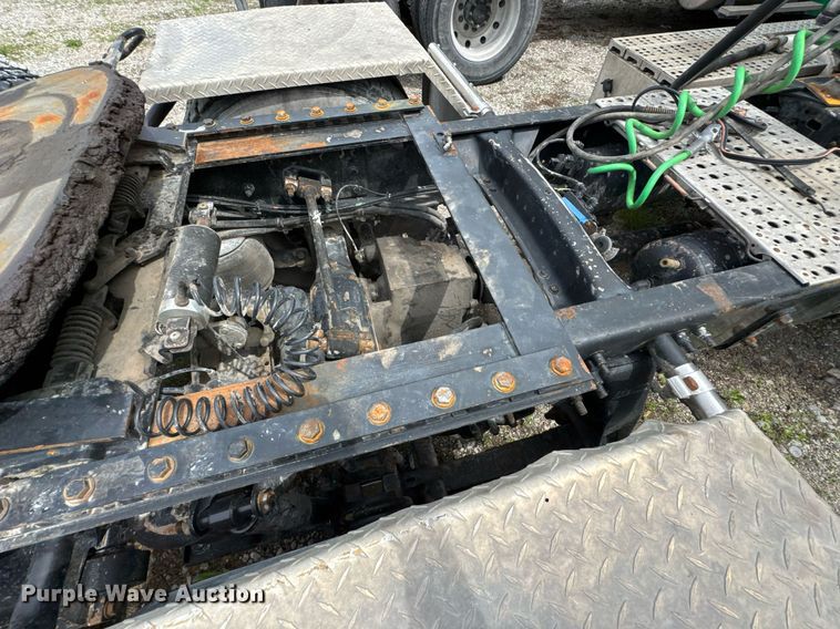 image for item DO0968 2007 Freightliner Columbia semi truck