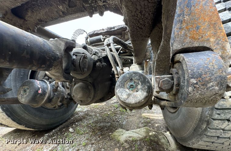 image for item DO0968 2007 Freightliner Columbia semi truck