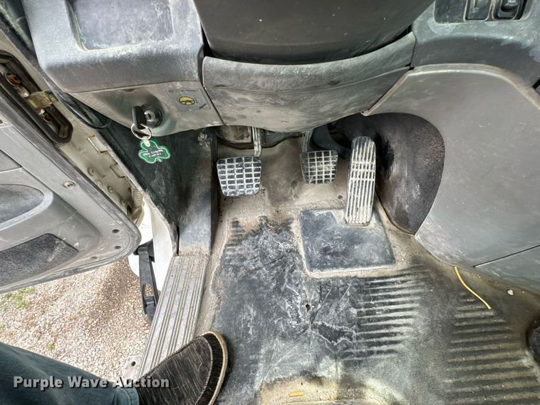 image for item DO0968 2007 Freightliner Columbia semi truck