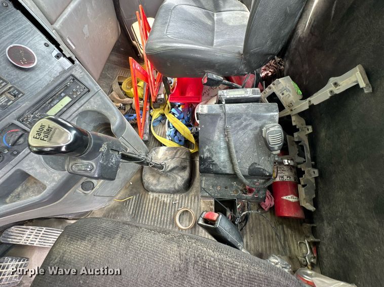 image for item DO0968 2007 Freightliner Columbia semi truck