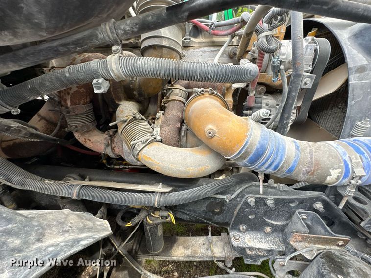 image for item DO0968 2007 Freightliner Columbia semi truck