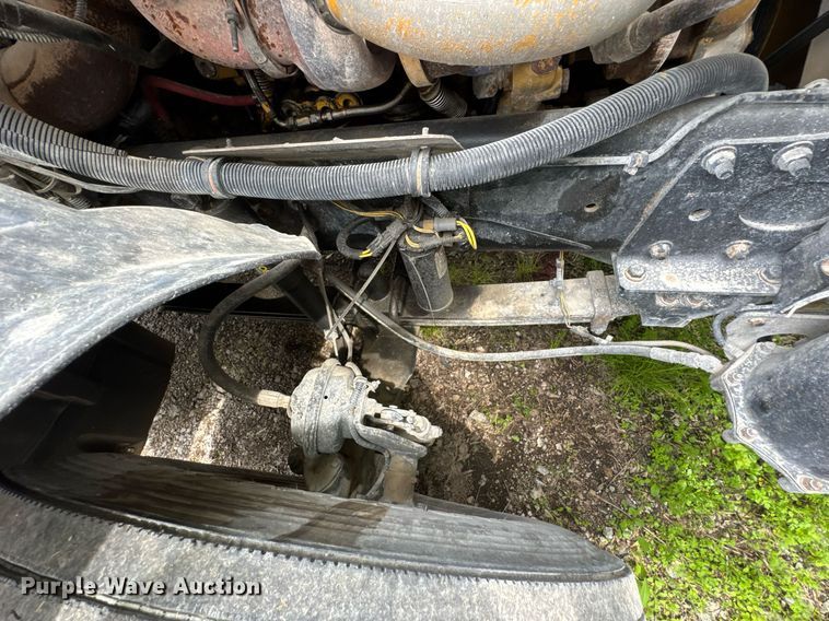 image for item DO0968 2007 Freightliner Columbia semi truck