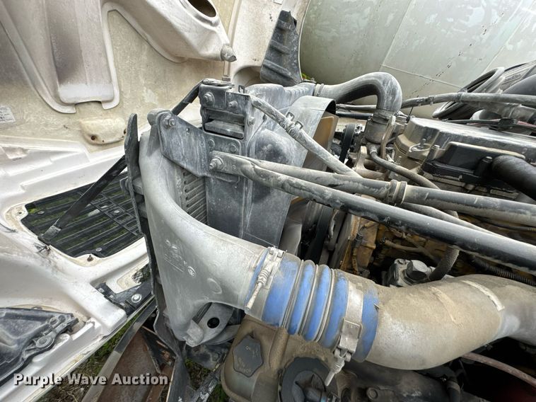 image for item DO0968 2007 Freightliner Columbia semi truck