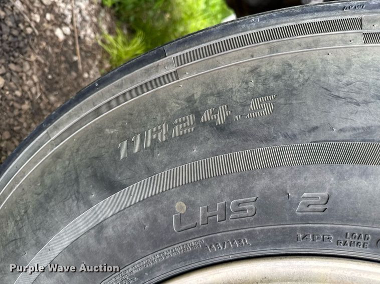 image for item DO0968 2007 Freightliner Columbia semi truck