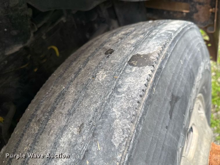 image for item DO0968 2007 Freightliner Columbia semi truck