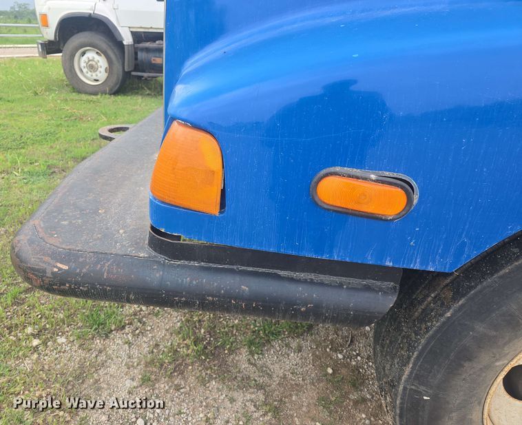 image for item DO7923 1999 Western Star 5900 semi truck