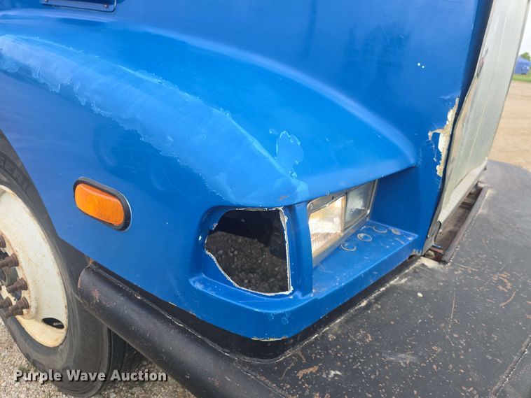 image for item DO7923 1999 Western Star 5900 semi truck