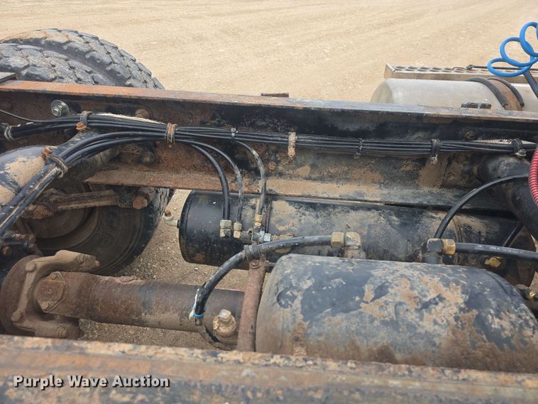 image for item DO7923 1999 Western Star 5900 semi truck