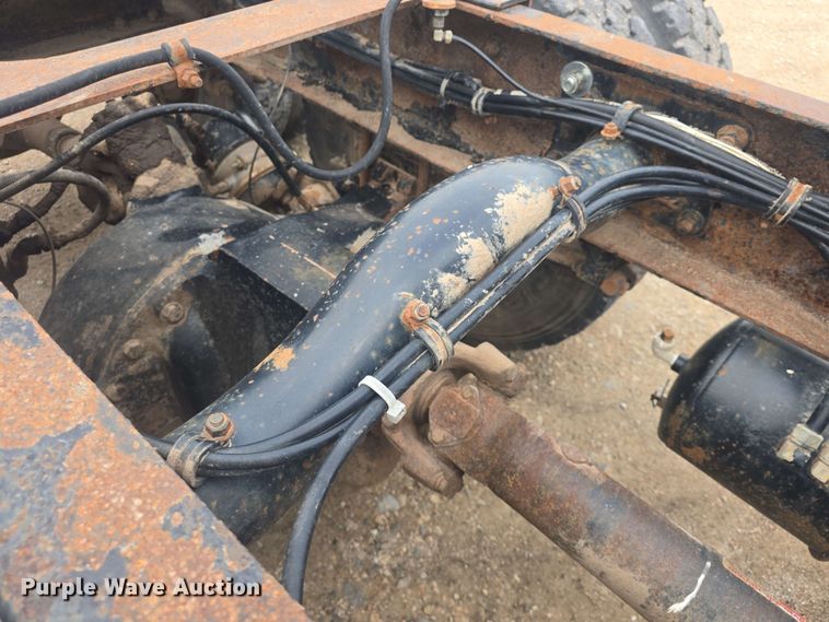 image for item DO7923 1999 Western Star 5900 semi truck