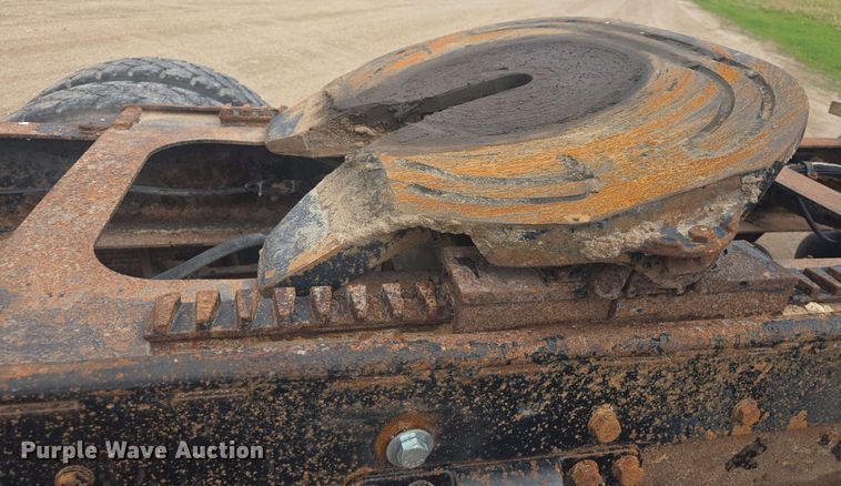 image for item DO7923 1999 Western Star 5900 semi truck