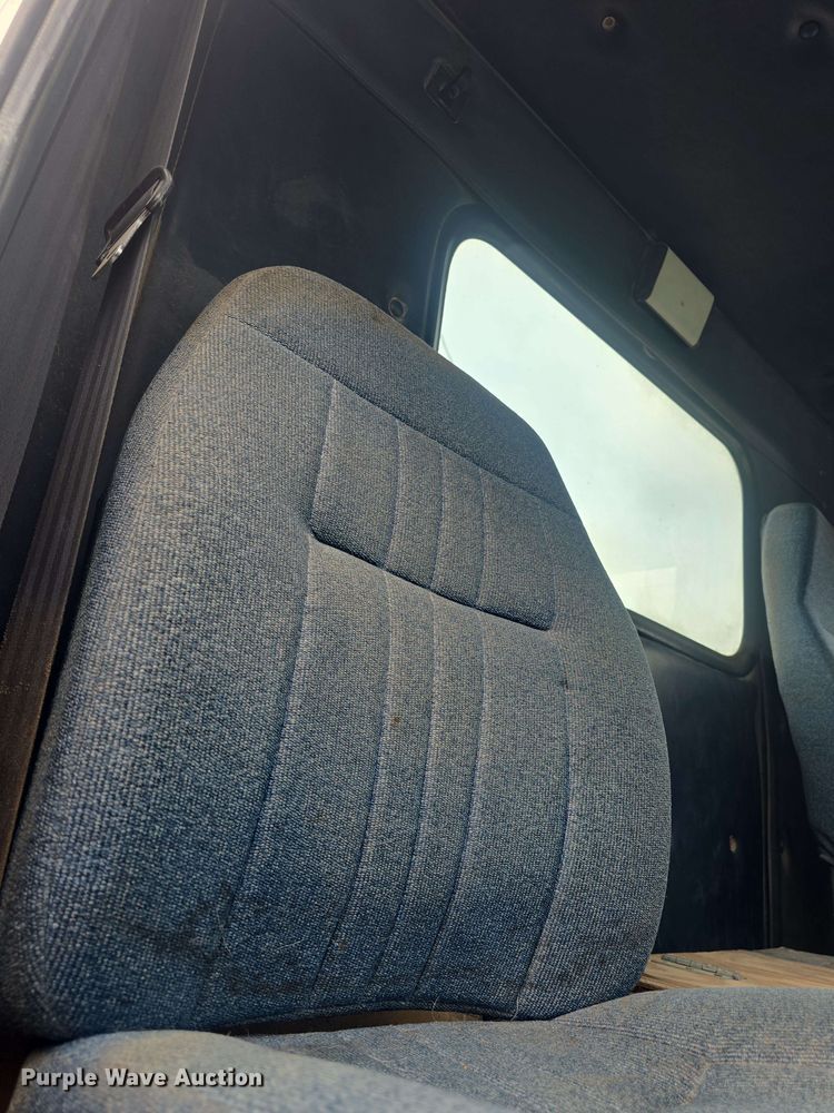 image for item DO7923 1999 Western Star 5900 semi truck