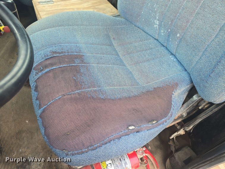 image for item DO7923 1999 Western Star 5900 semi truck