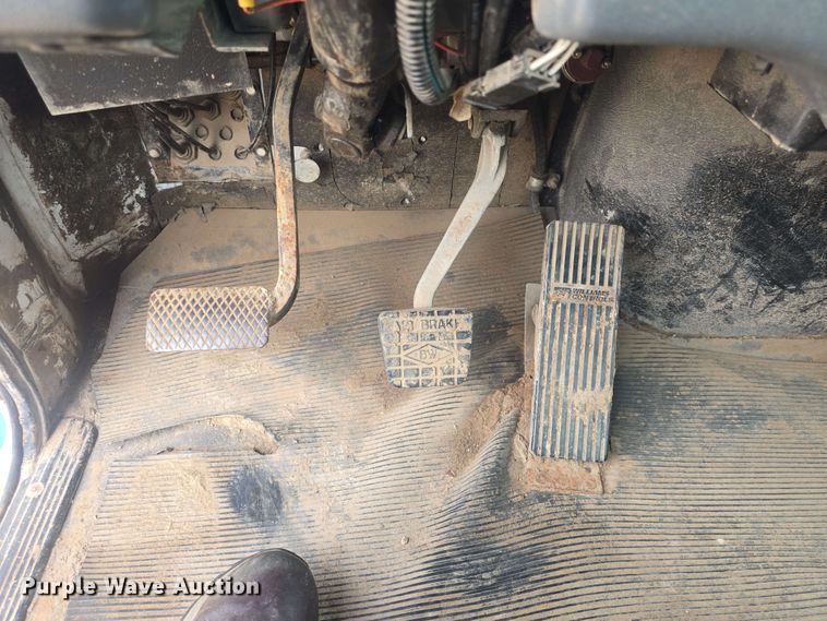 image for item DO7923 1999 Western Star 5900 semi truck