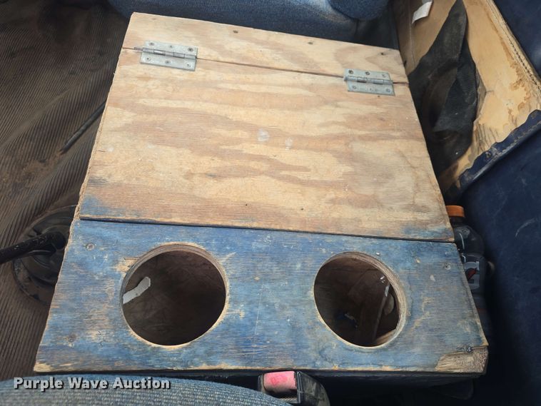 image for item DO7923 1999 Western Star 5900 semi truck