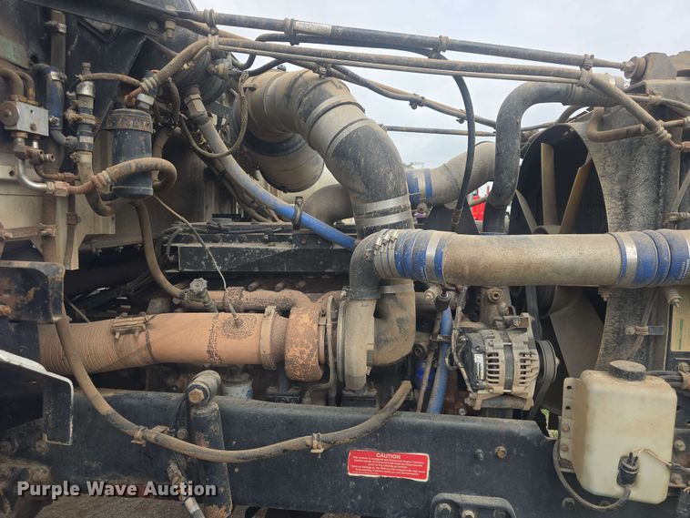 image for item DO7923 1999 Western Star 5900 semi truck