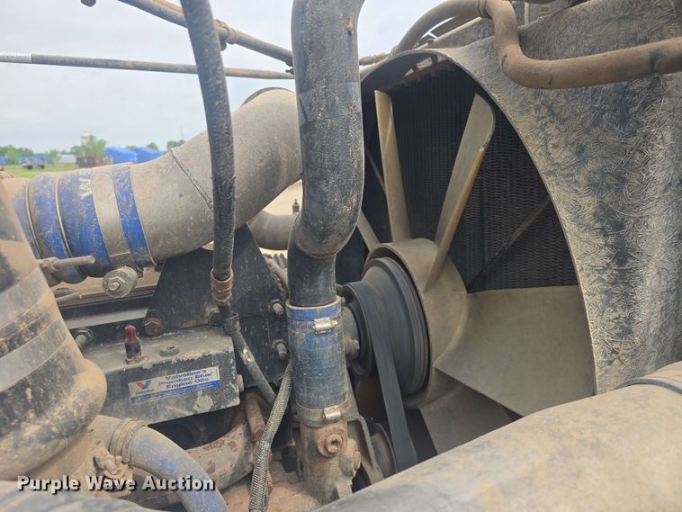 image for item DO7923 1999 Western Star 5900 semi truck