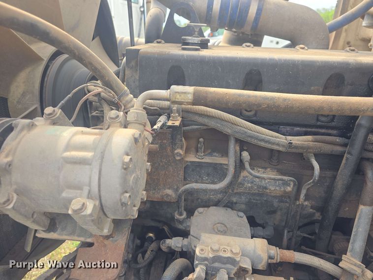 image for item DO7923 1999 Western Star 5900 semi truck