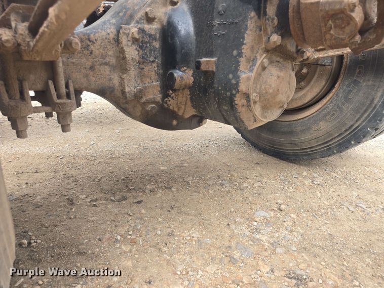 image for item DO7923 1999 Western Star 5900 semi truck