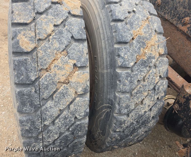 image for item DO7923 1999 Western Star 5900 semi truck