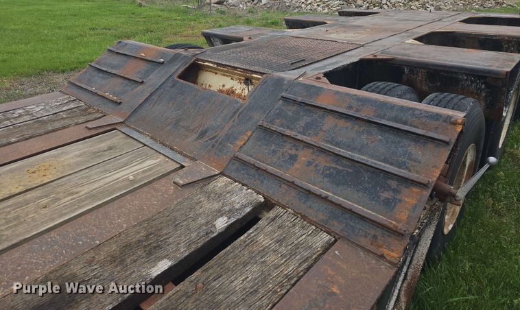 image for item DO7950 1982 Shoals Hercules 40DLBHR lowboy equipment trailer