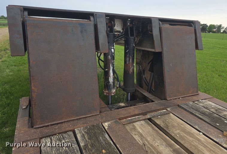 image for item DO7950 1982 Shoals Hercules 40DLBHR lowboy equipment trailer