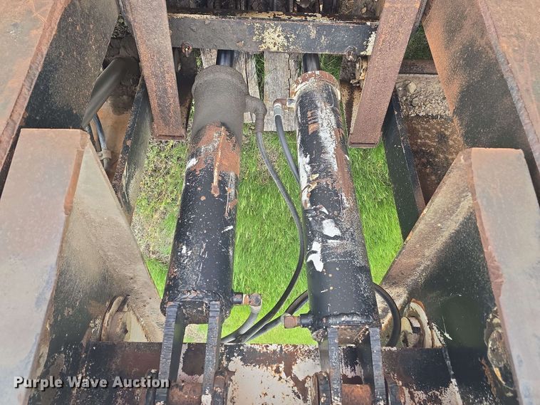 image for item DO7950 1982 Shoals Hercules 40DLBHR lowboy equipment trailer