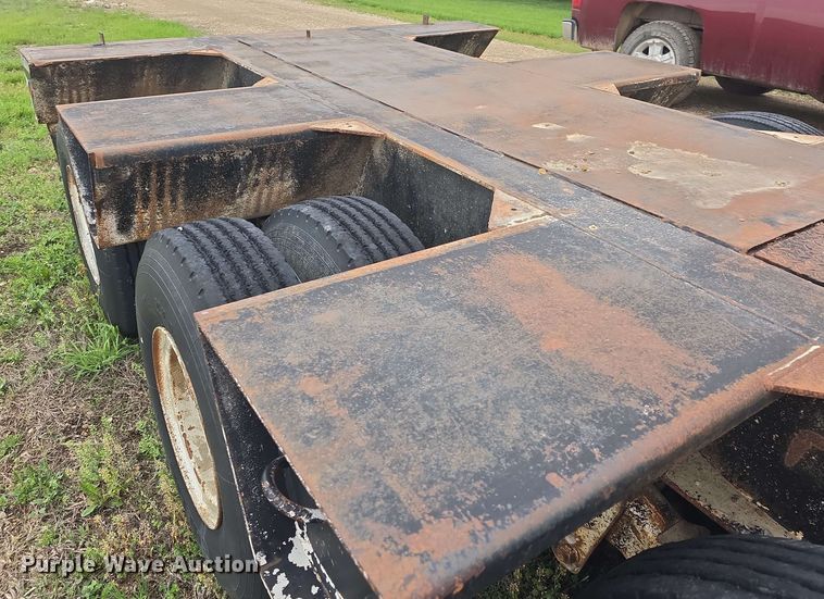 image for item DO7950 1982 Shoals Hercules 40DLBHR lowboy equipment trailer