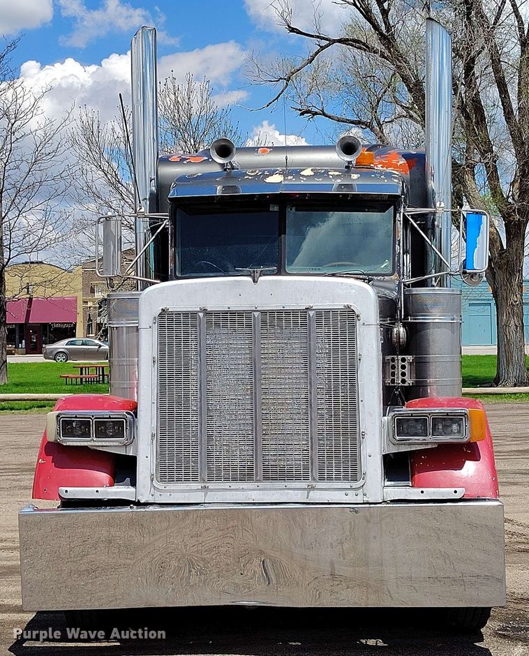 image for item DP4937 1998 Peterbilt 379 semi truck