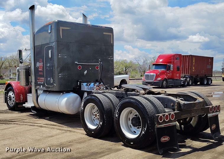 image for item DP4937 1998 Peterbilt 379 semi truck