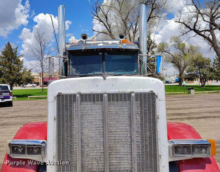 image for item DP4937 1998 Peterbilt 379 semi truck