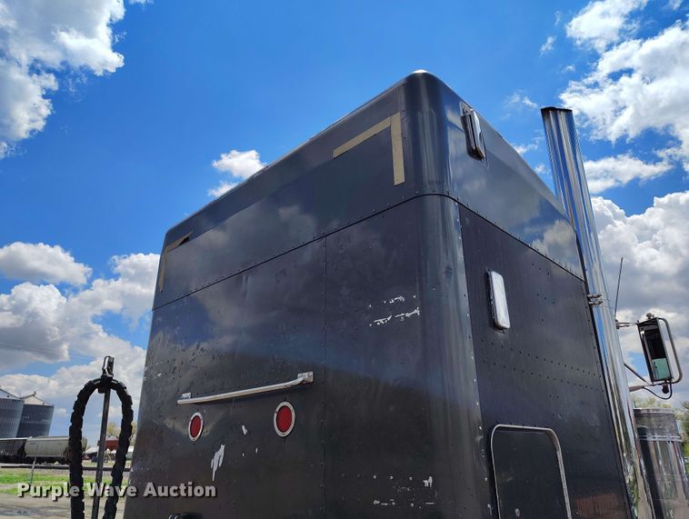 image for item DP4937 1998 Peterbilt 379 semi truck