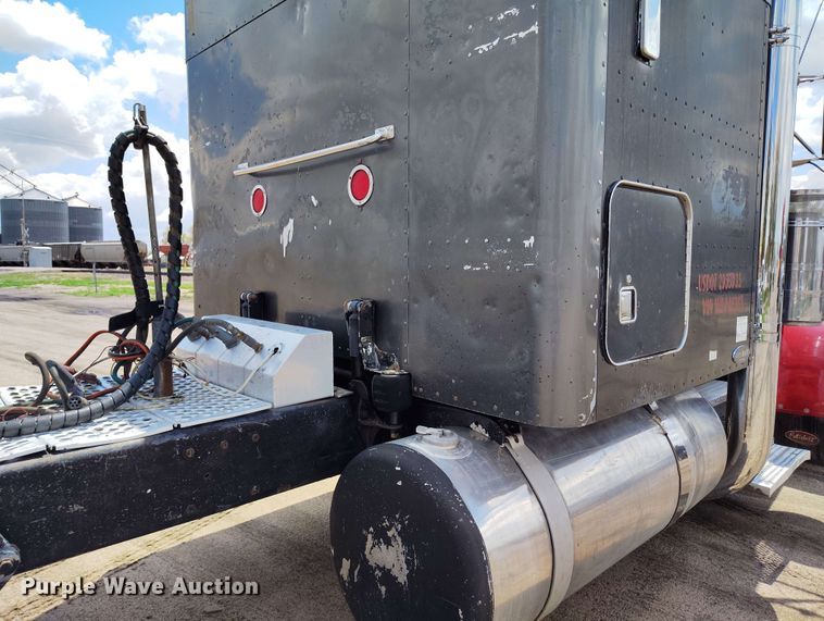 image for item DP4937 1998 Peterbilt 379 semi truck
