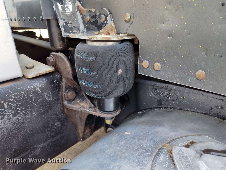 image for item DP4937 1998 Peterbilt 379 semi truck