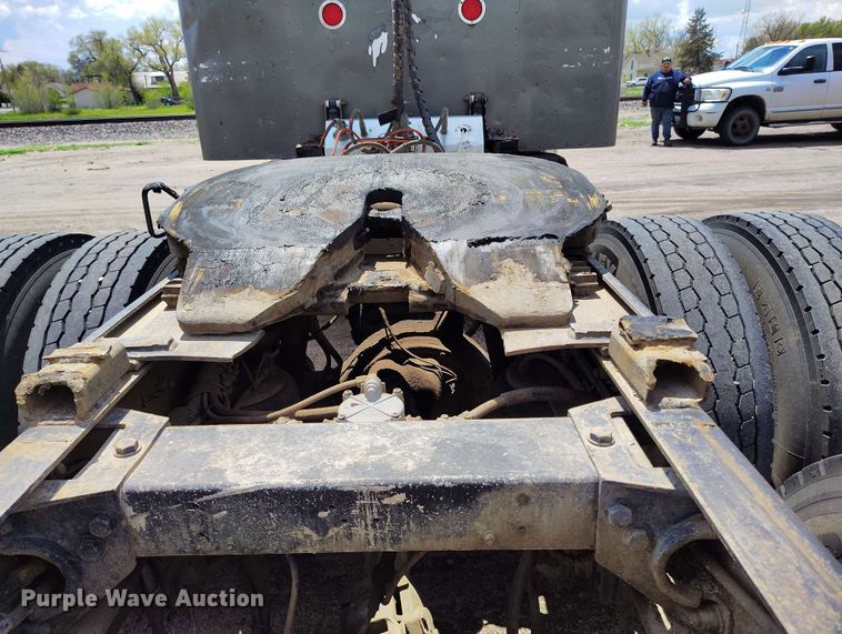 image for item DP4937 1998 Peterbilt 379 semi truck