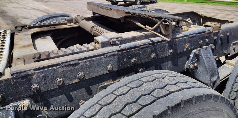 image for item DP4937 1998 Peterbilt 379 semi truck