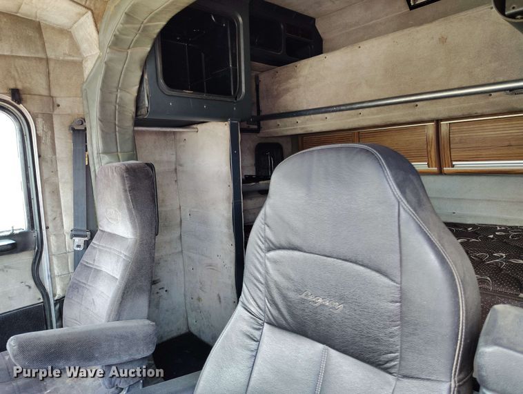 image for item DP4937 1998 Peterbilt 379 semi truck