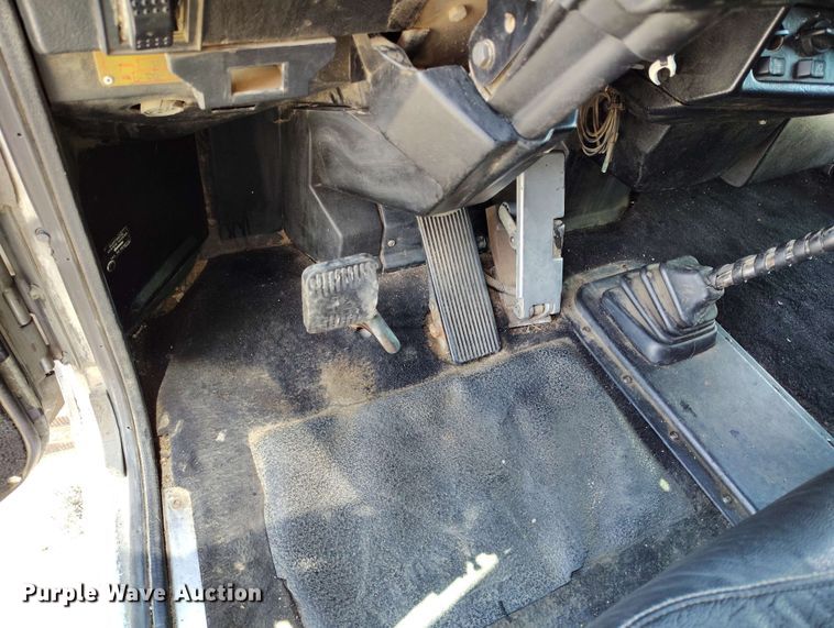 image for item DP4937 1998 Peterbilt 379 semi truck