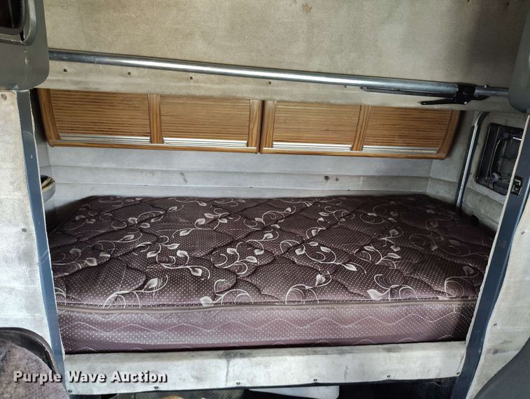 image for item DP4937 1998 Peterbilt 379 semi truck