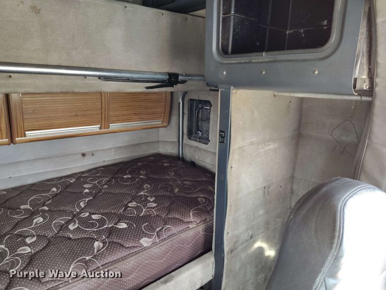 image for item DP4937 1998 Peterbilt 379 semi truck