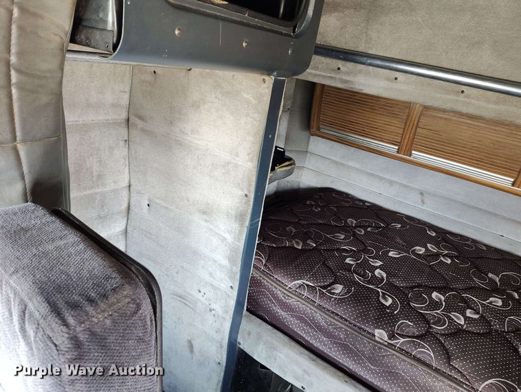 image for item DP4937 1998 Peterbilt 379 semi truck