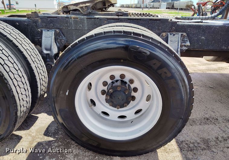 image for item DP4937 1998 Peterbilt 379 semi truck