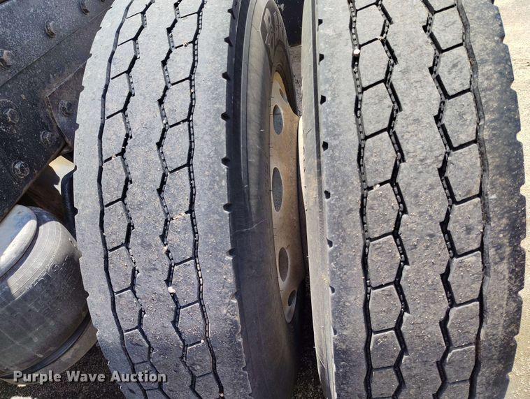 image for item DP4937 1998 Peterbilt 379 semi truck