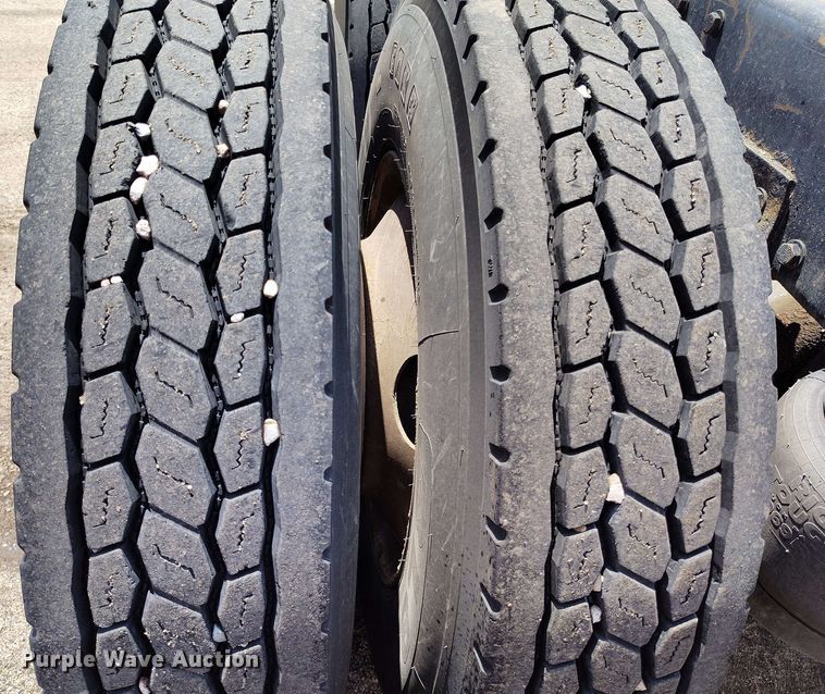 image for item DP4937 1998 Peterbilt 379 semi truck