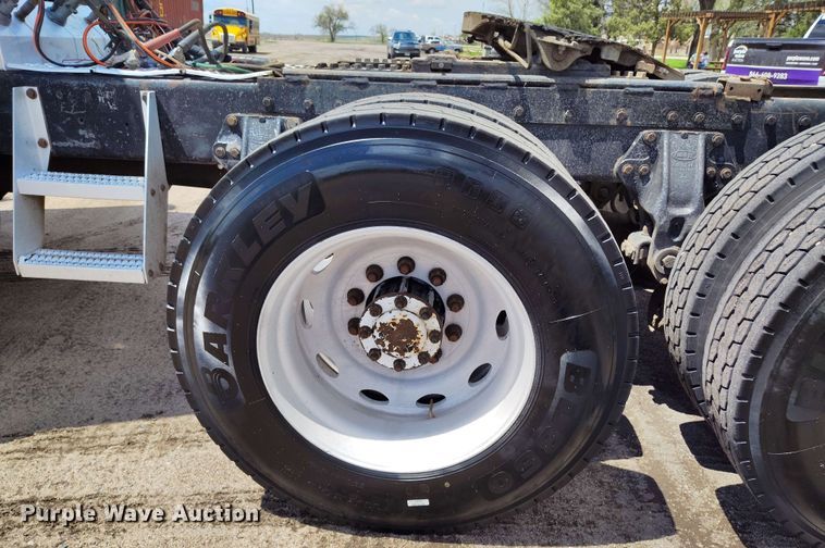 image for item DP4937 1998 Peterbilt 379 semi truck