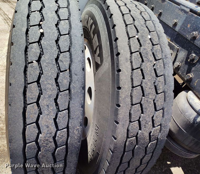 image for item DP4937 1998 Peterbilt 379 semi truck