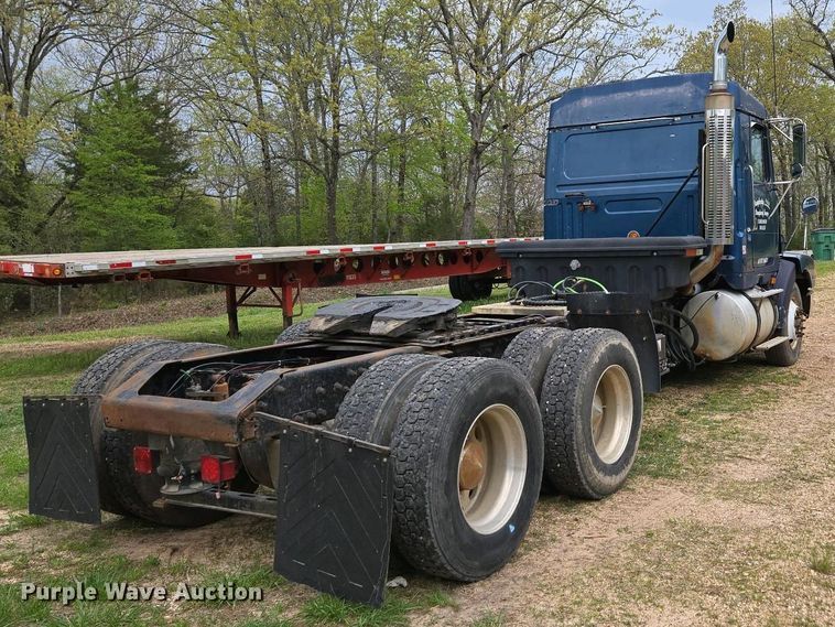 image for item DP6340 1996 Volvo semi truck