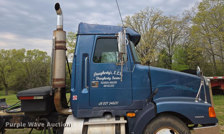 image for item DP6340 1996 Volvo semi truck